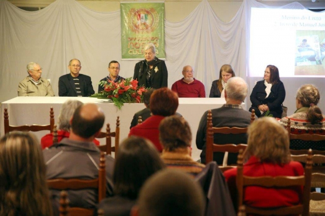 Lançamento do livro do escritor Manuel José. 